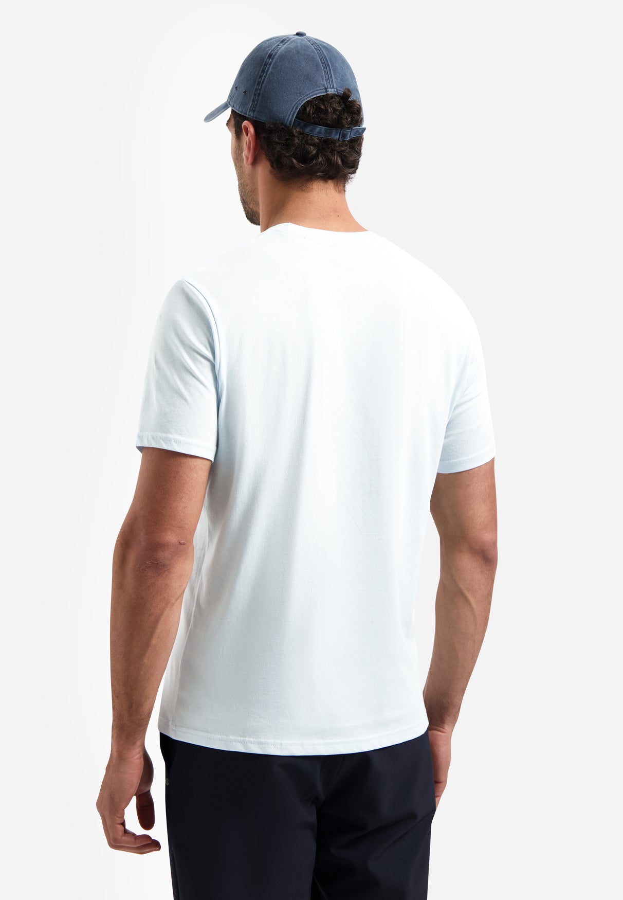 Einfarbiges Basic-T-Shirt mit Rundhalsausschnitt | Sky