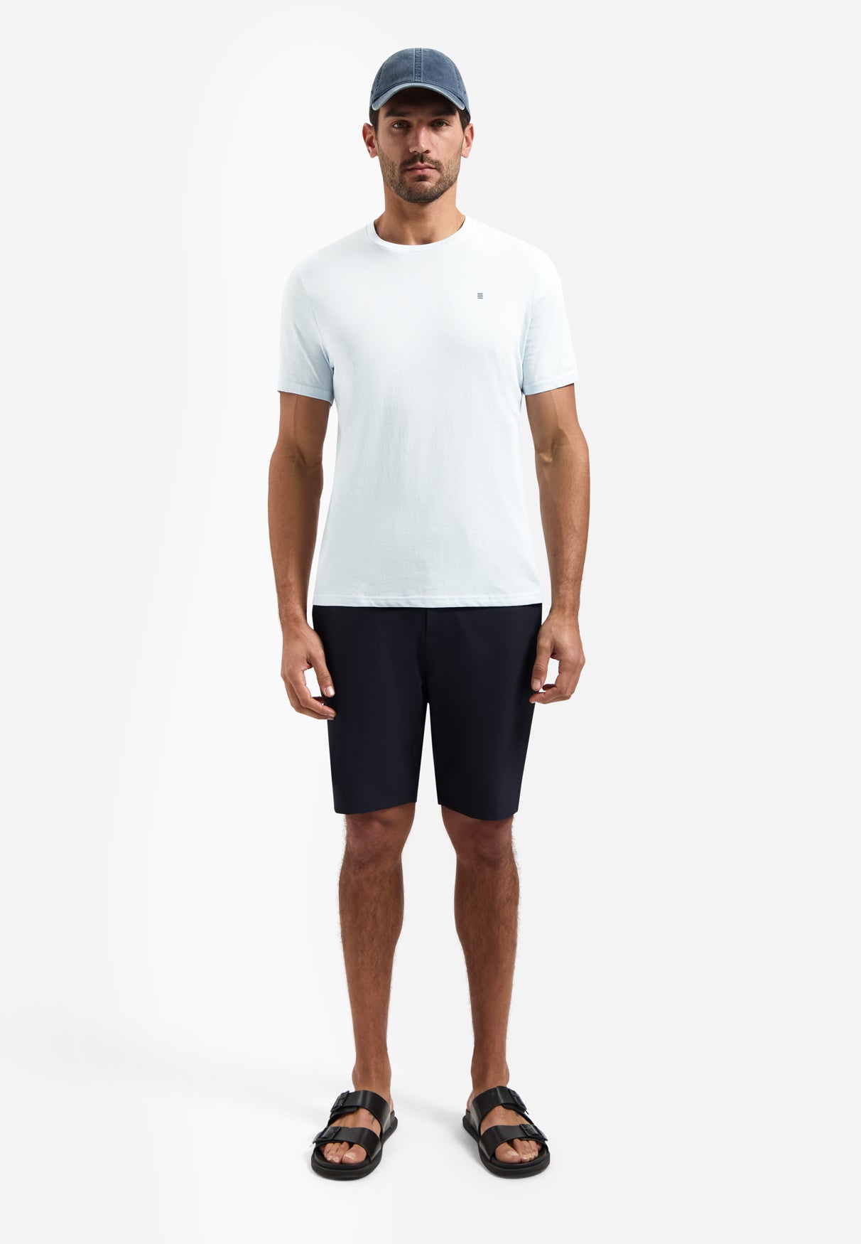 Einfarbiges Basic-T-Shirt mit Rundhalsausschnitt | Sky
