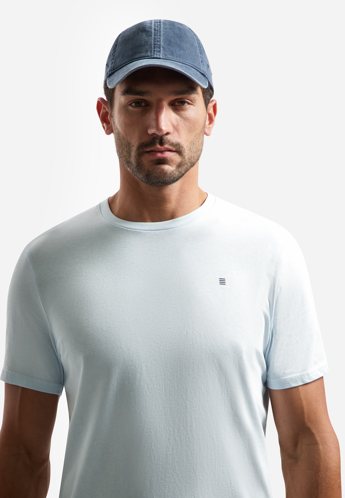 Einfarbiges Basic-T-Shirt mit Rundhalsausschnitt | Sky