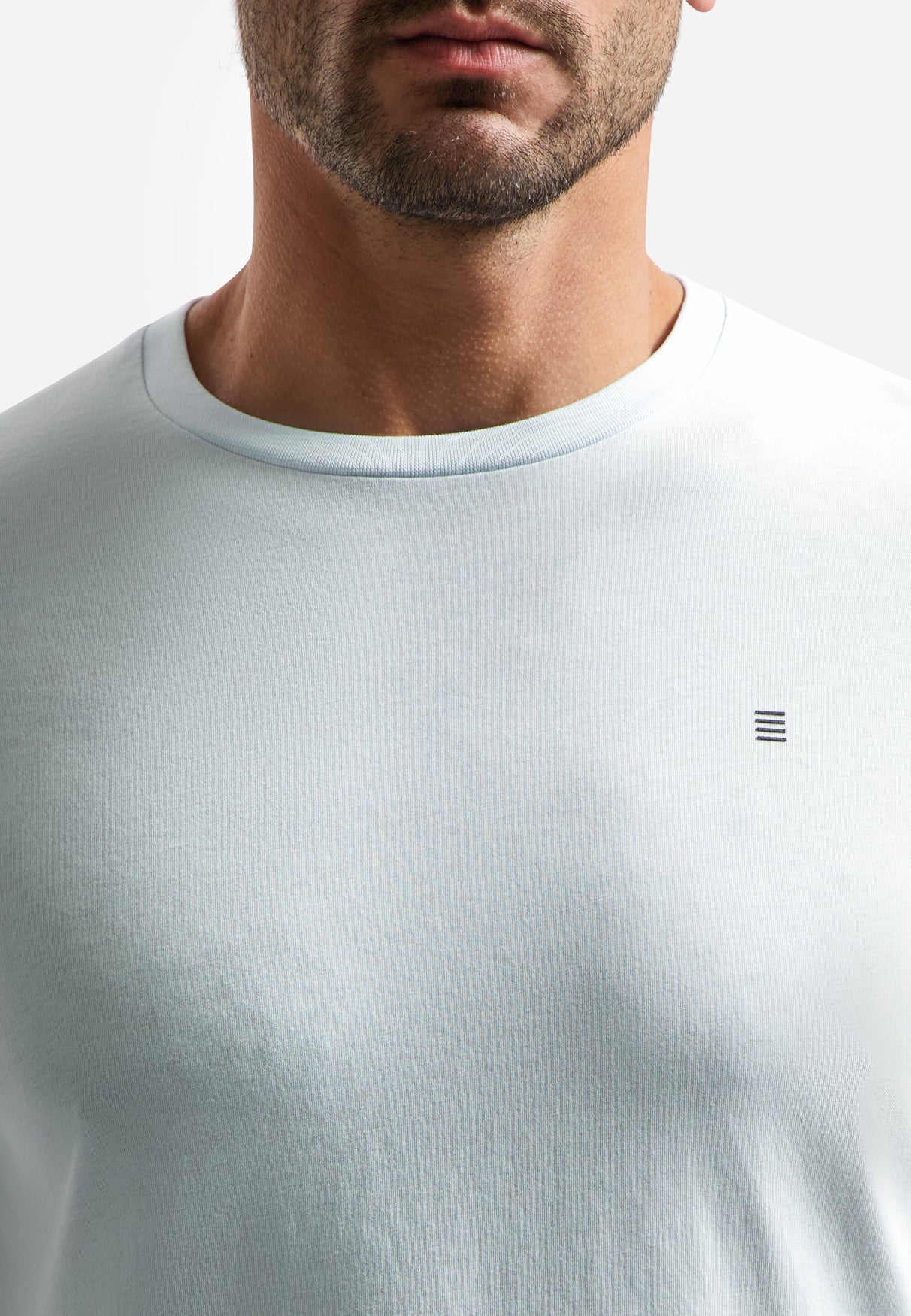 Einfarbiges Basic-T-Shirt mit Rundhalsausschnitt | Sky