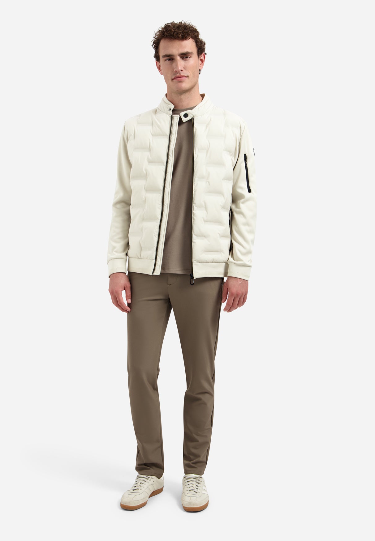 Kurze wattierte Jacke mit Strickdetails | Stone