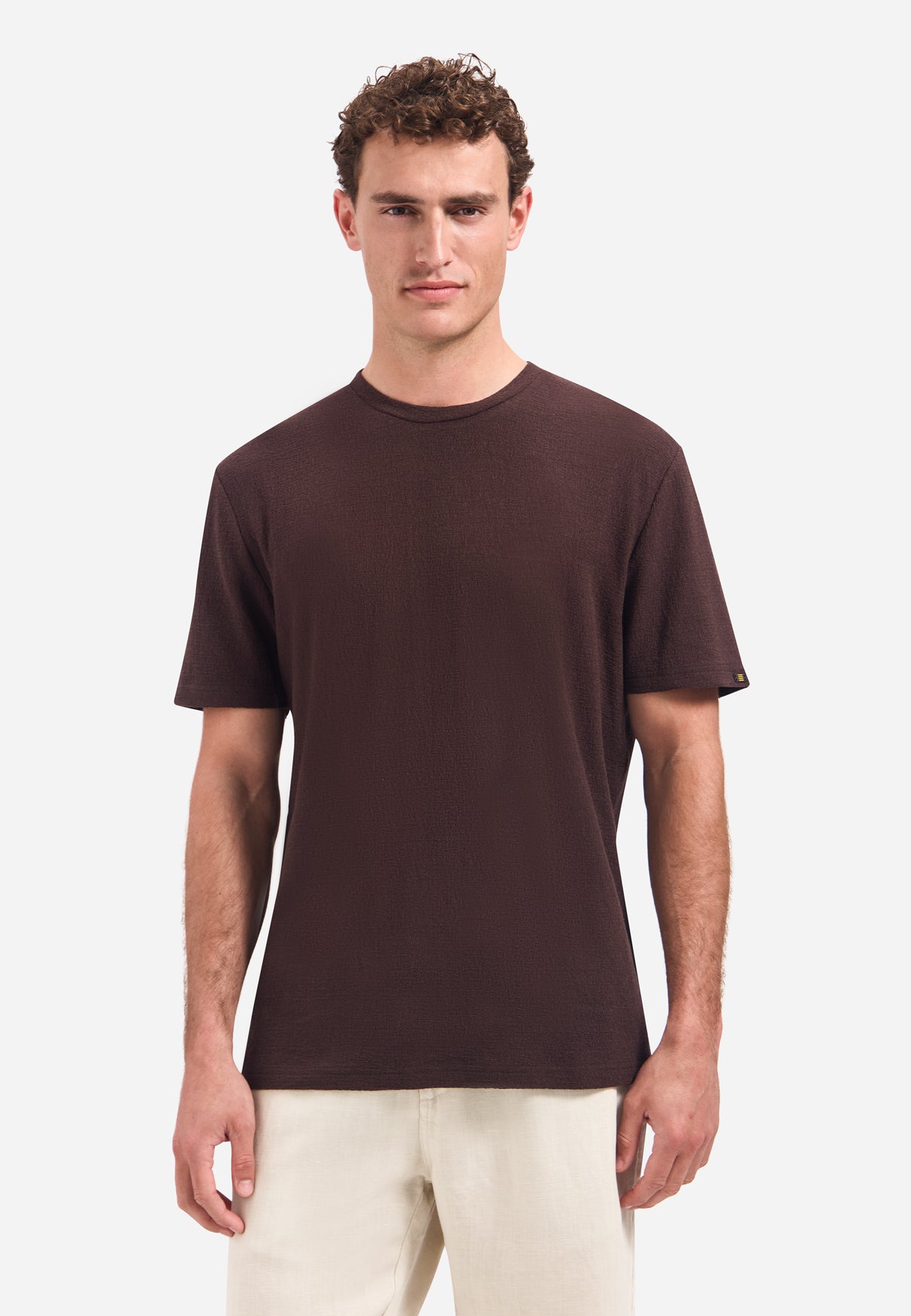 Kurzärmeliges T-Shirt mit Rundhalsausschnitt | Dunkelbraun
