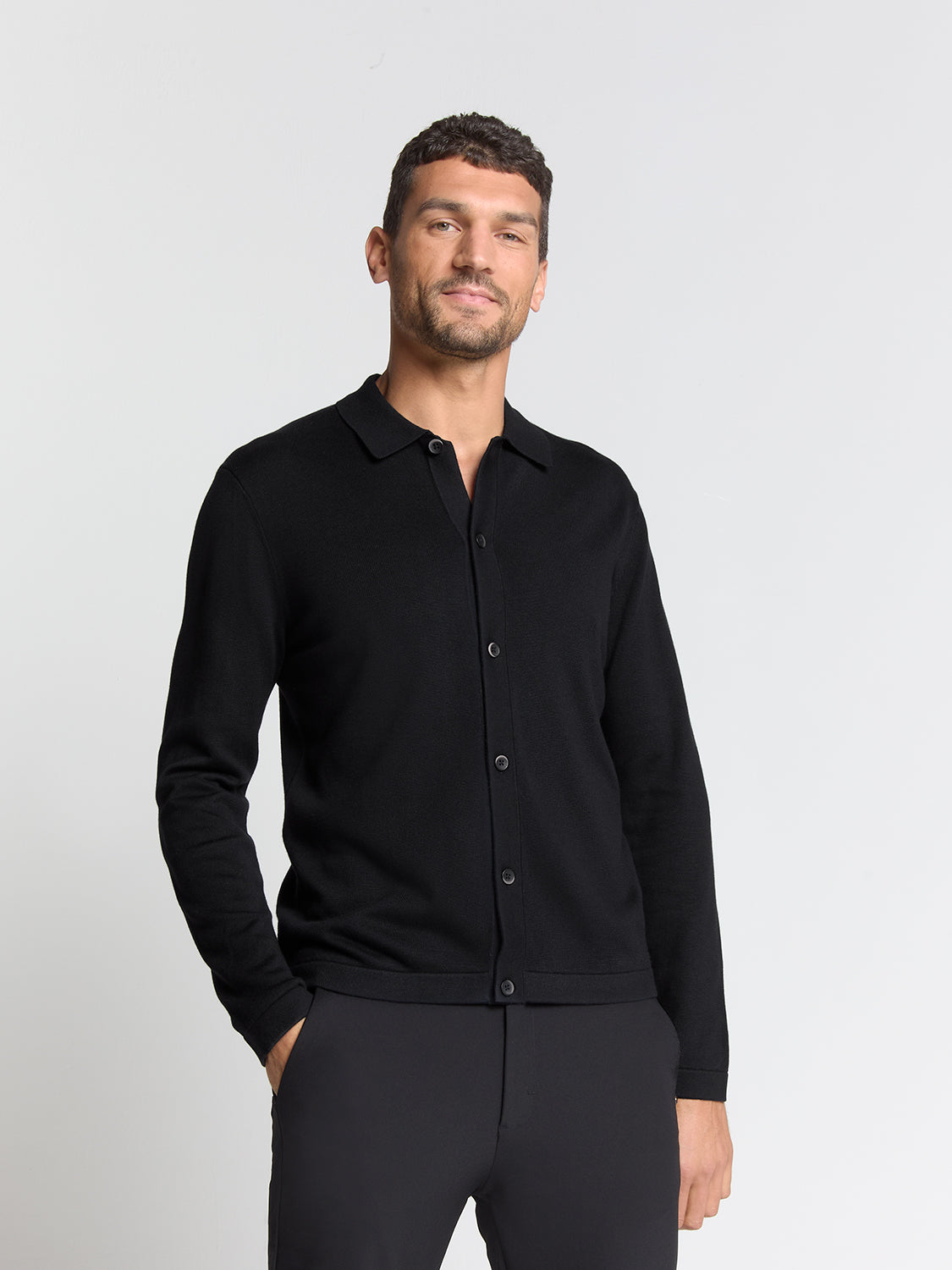 Button-Up Strickjacke | Schwarz