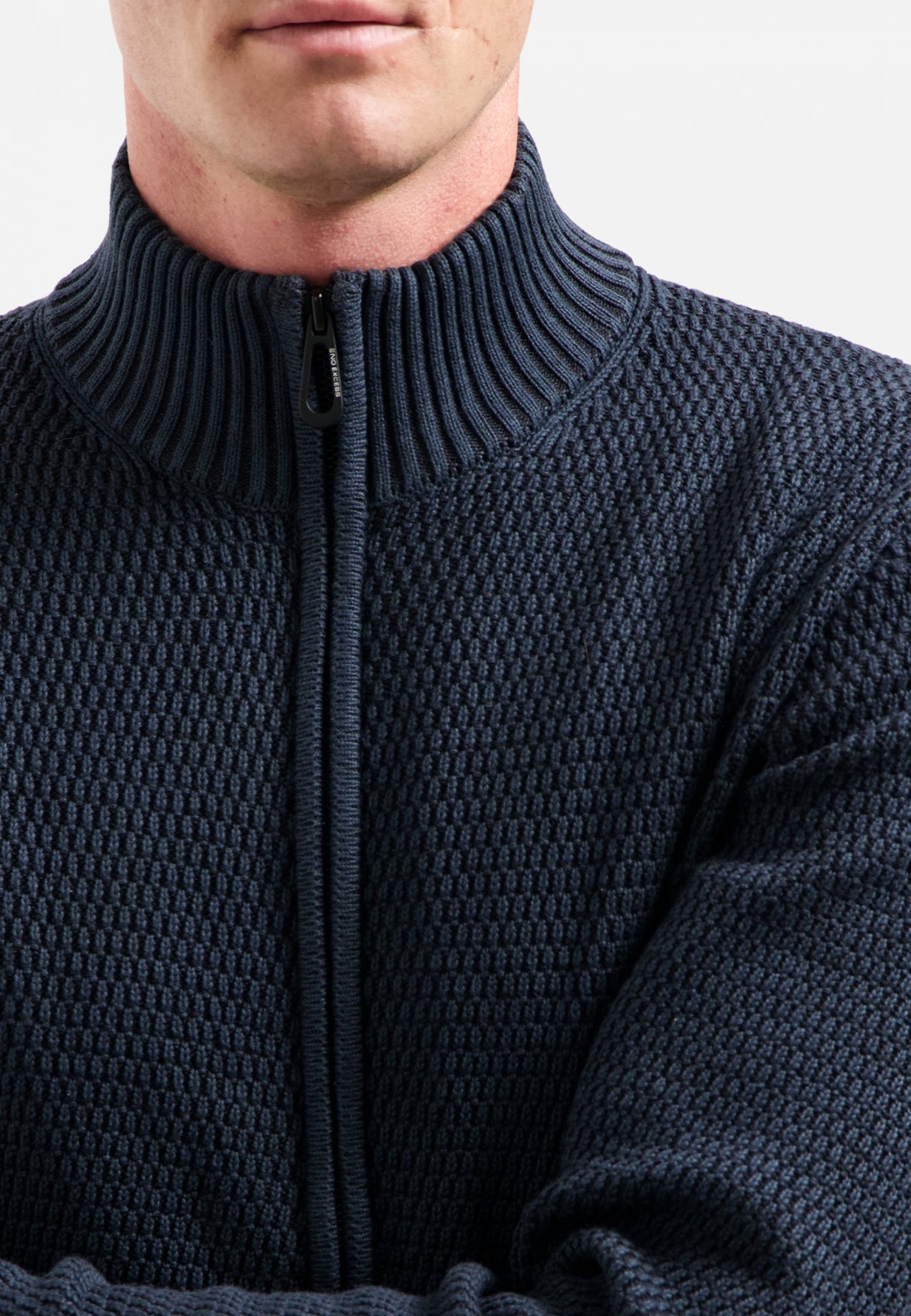 Strickjacke in schwerer Melange-Optik | Night