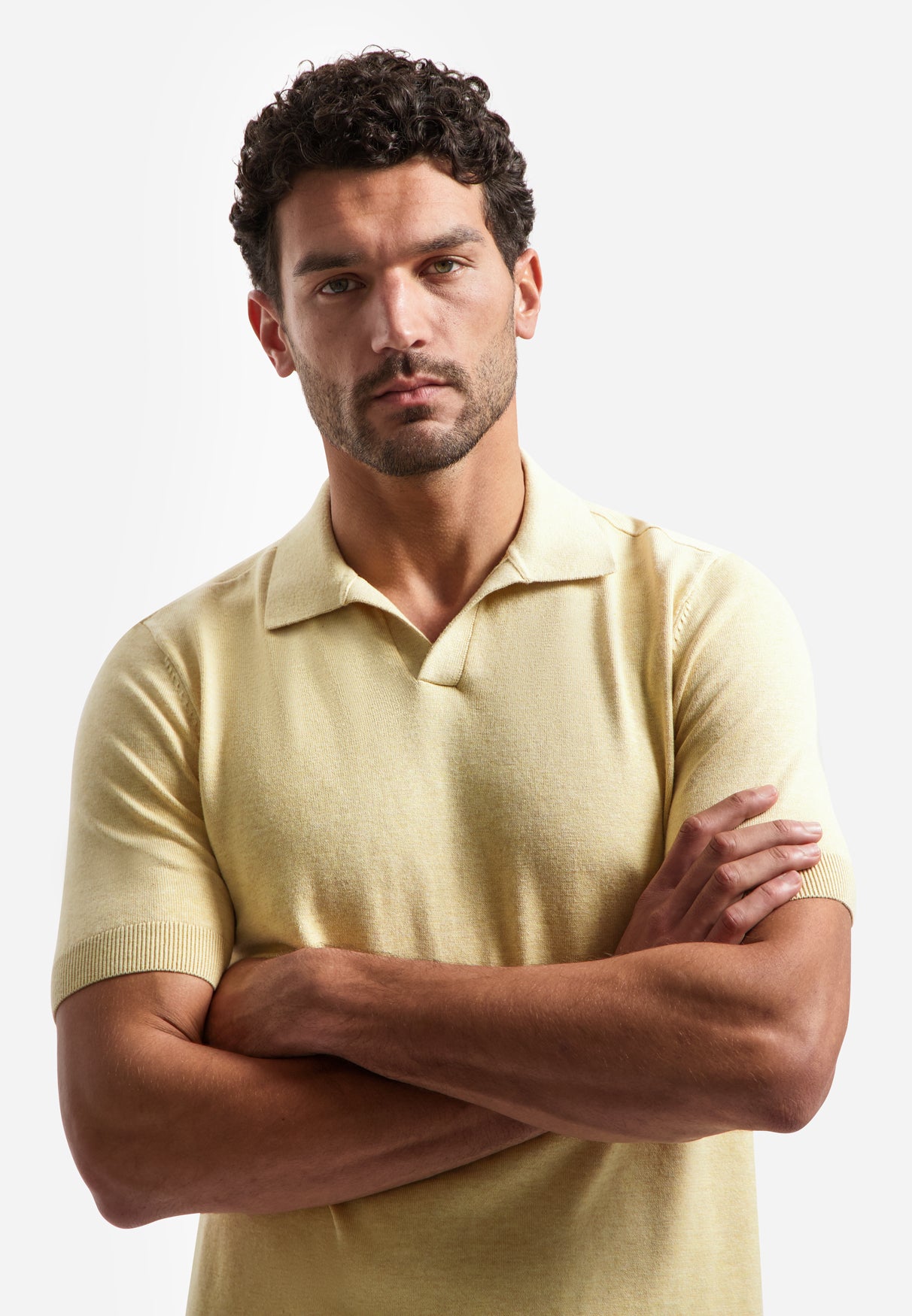 Knitted polo shirt with V-neck | Yellow