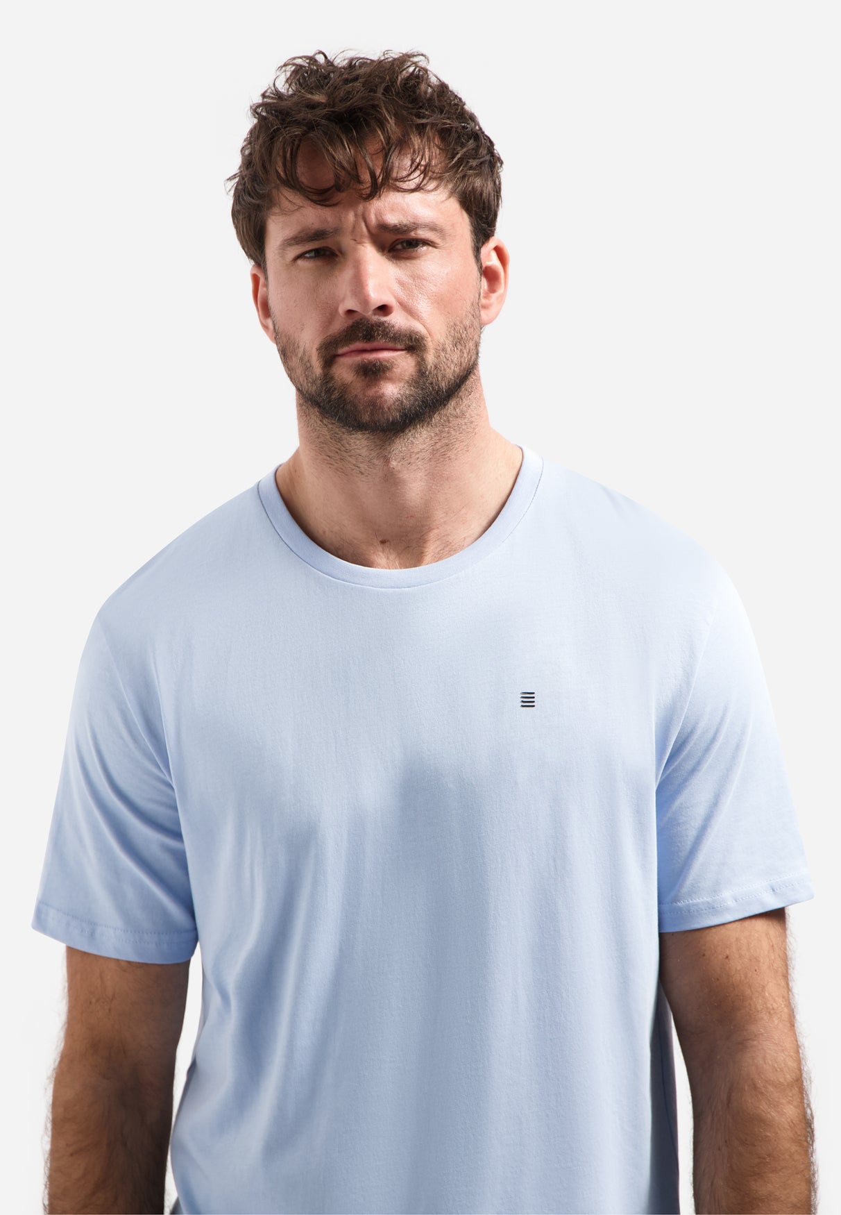 Basic plain T-shirt with round neck. | Blue