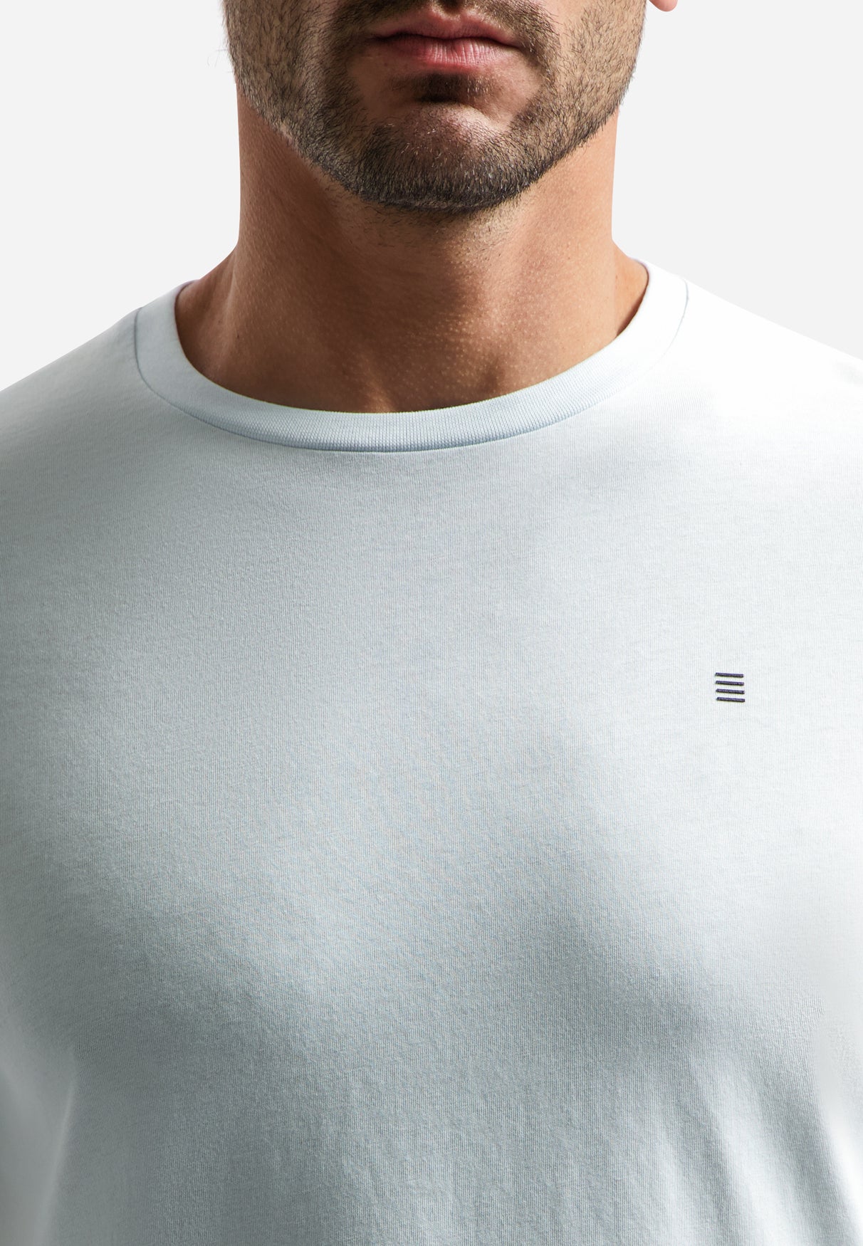 Basic plain T-shirt with round neck. | Sky