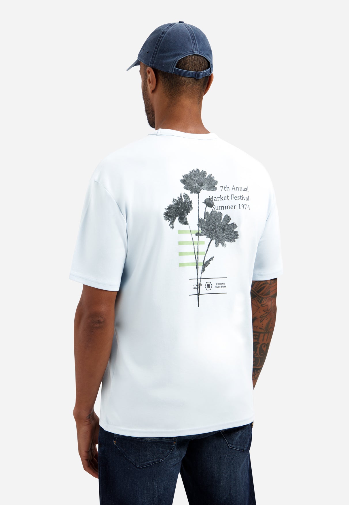 Schweres T-Shirt mit Rundhalsausschnitt. | Sky