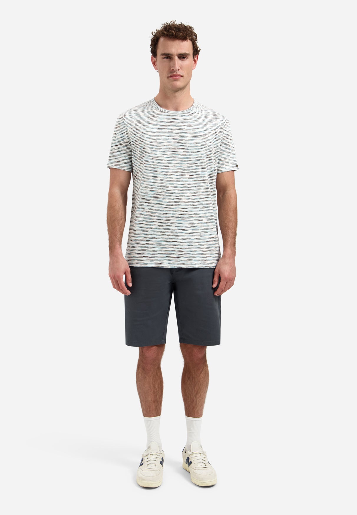 Gestreiftes T-Shirt mit Rundhalsausschnitt und kurzen Ärmeln | White