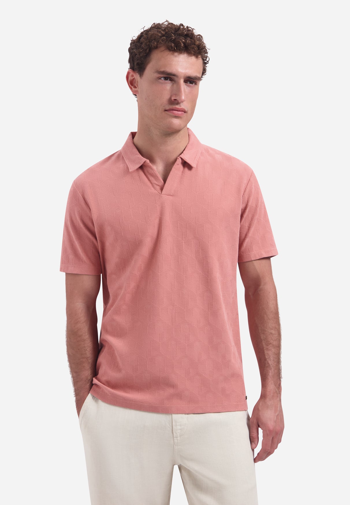 Polohemd mit V-Ausschnitt und kurzen Ärmeln mit Jacquard-Print | Coral