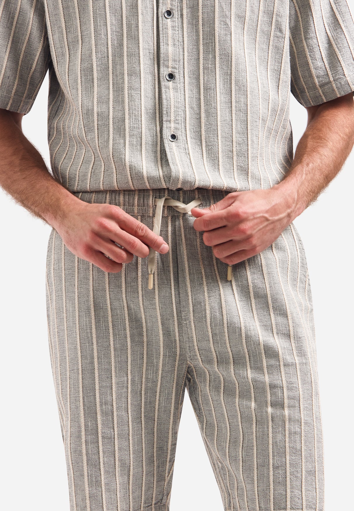 Striped cargo shorts with drawstring | Sand