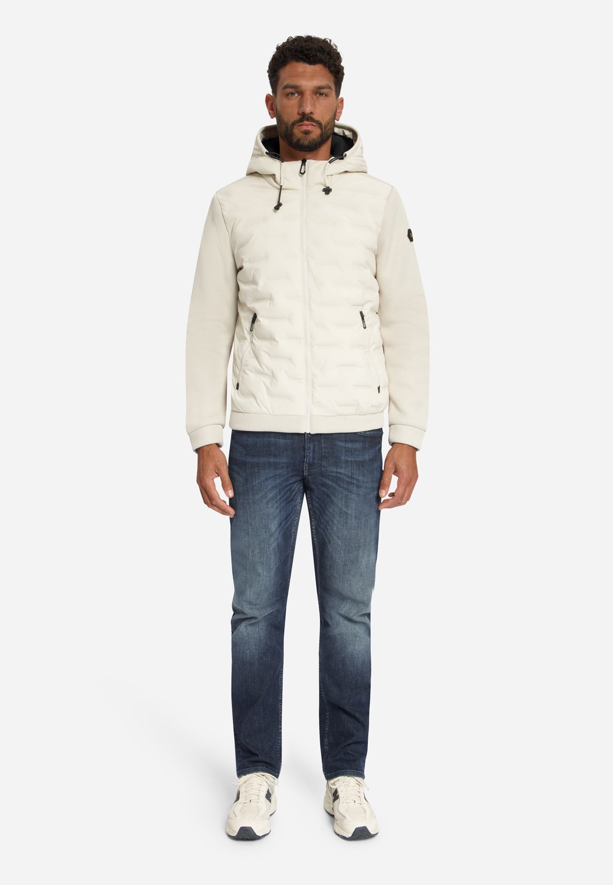 Jacke, kurze Passform, versiegelte Kapuze, Strickmischung | stone