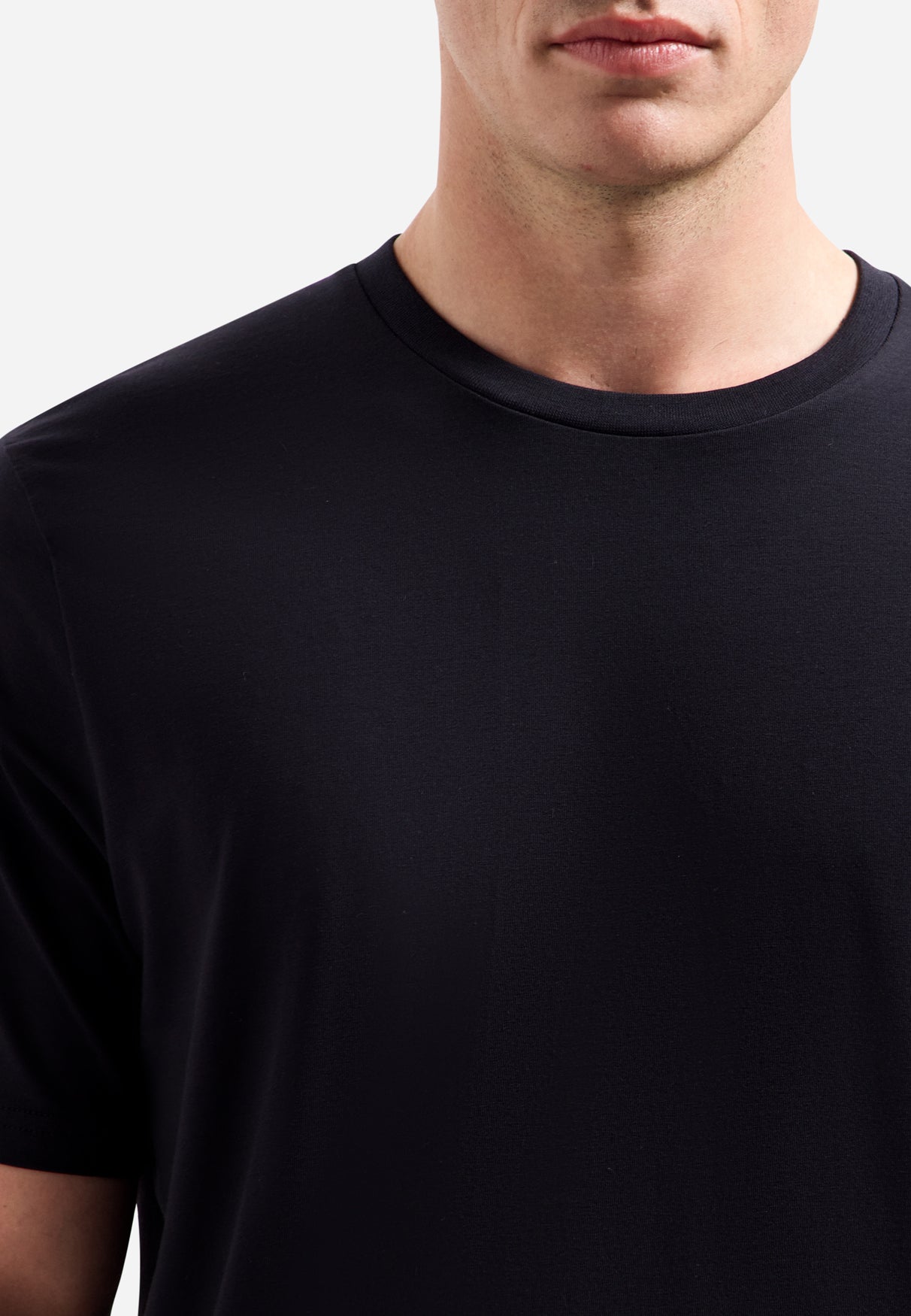 Timeless Basics Basic-T-Shirt | Black